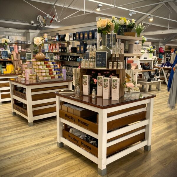 Ruxley Manor Interior Retail Displays (6) Ruxley Manor Interior Retail Displays (6)