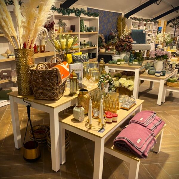 Retail Display Nesting tables at Leonardslee Gardens by Stagecraft Display Ltd Retail Display Nesting tables at Leonardslee Gardens by Stagecraft Display Ltd