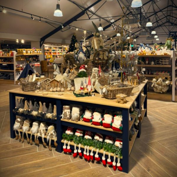 Three Tier DIsplay Table at Leonardslee Gardens by Stagecraft Display Ltd Three Tier DIsplay Table at Leonardslee Gardens by Stagecraft Display Ltd